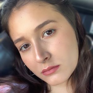 Meet your Posher, Ana claudia